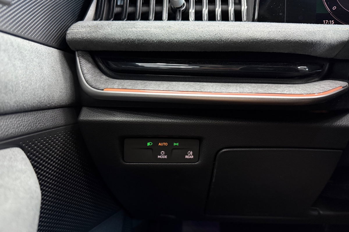Ponuka vozidiel / Škoda Superb 2.0 TDI Style Plus 110kw AT/7 - video