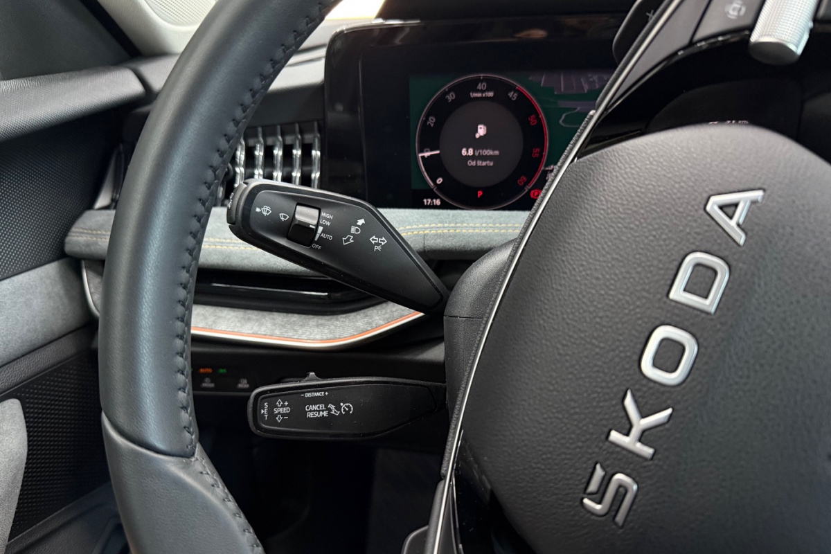 Ponuka vozidiel / Škoda Superb 2.0 TDI Style Plus 110kw AT/7 - video