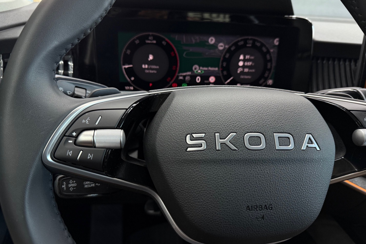 Ponuka vozidiel / Škoda Superb 2.0 TDI Style Plus 110kw AT/7 - video