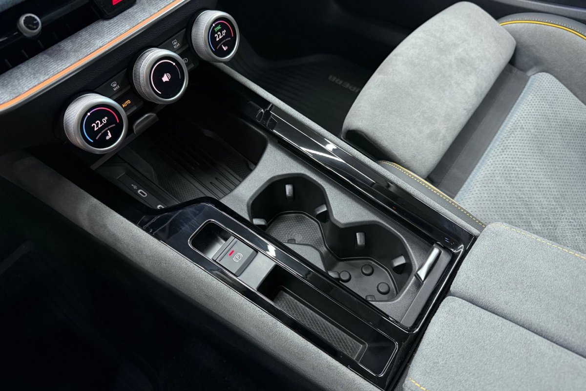Ponuka vozidiel / Škoda Superb 2.0 TDI Style Plus 110kw AT/7 - video