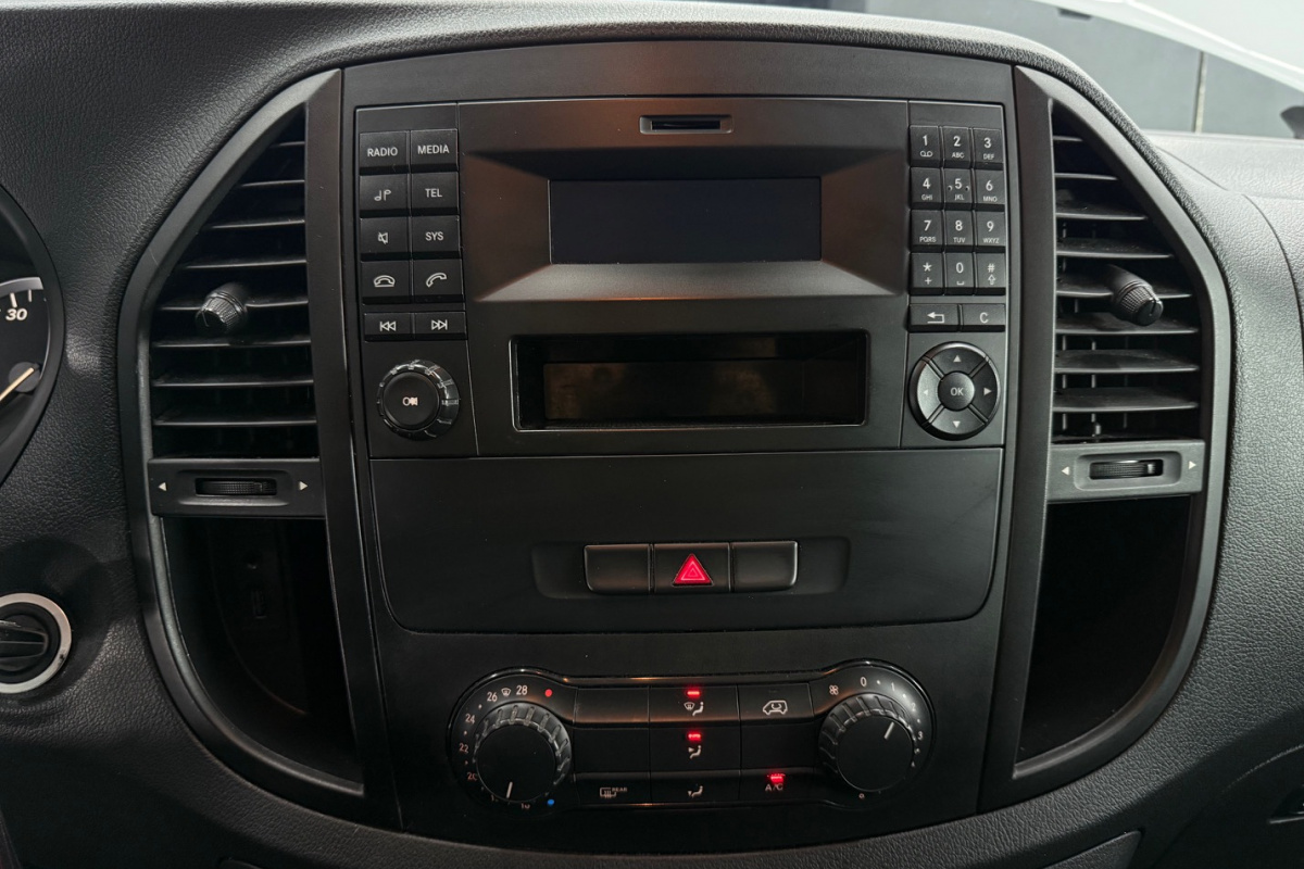 Ponuka vozidiel / Mercedes-Benz Vito 111 CDI lang - video
