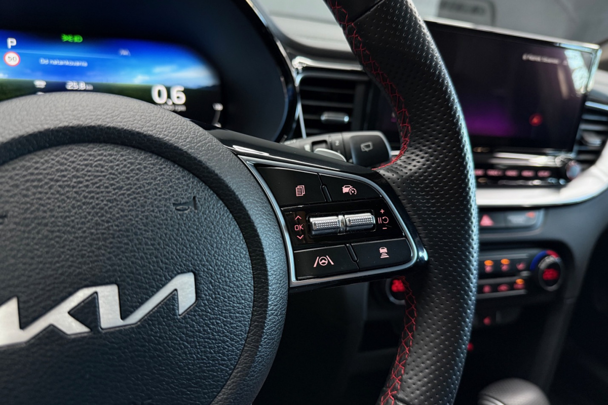 Ponuka vozidiel / Kia ProCeed 1.6 T-GDi GT A/T - video