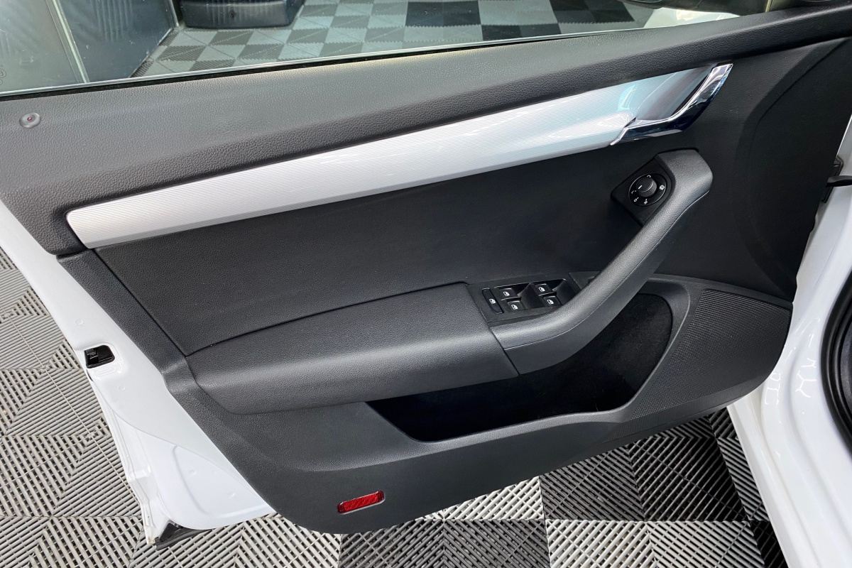 Ponuka vozidiel / Škoda Octavia 1.6 TDI Style DSG - video