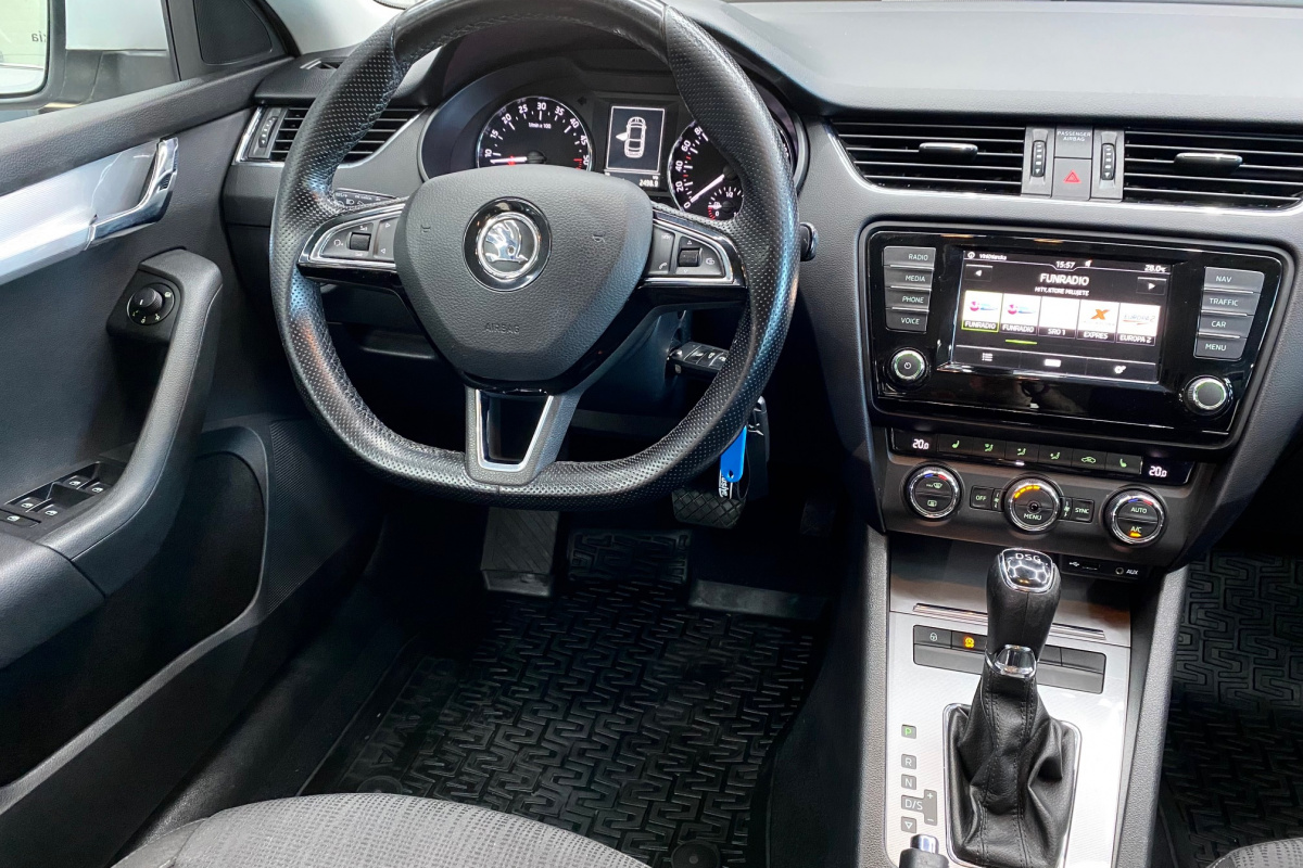 Ponuka vozidiel / Škoda Octavia 1.6 TDI Style DSG - video