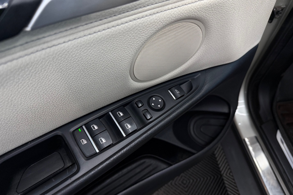 Ponuka vozidiel / BMW X5 xDrive30d A/T - video