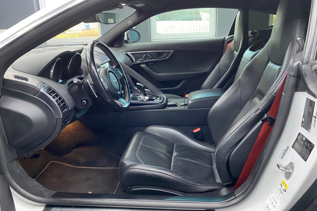 Ponuka vozidiel / Jaguar F-Type Coupe P300 R-Dynamic - video Ponuka vozidiel / Jaguar F-Type Coupe P300 R-Dynamic - video