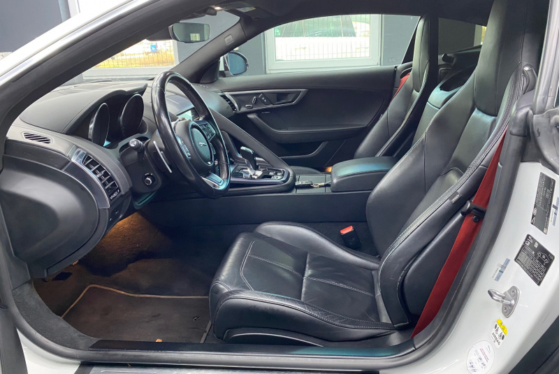 Ponuka vozidiel / Jaguar F-Type Coupe P300 R-Dynamic - video  Ponuka vozidiel / Jaguar F-Type Coupe P300 R-Dynamic - video