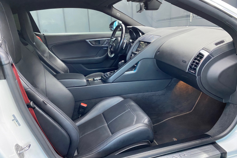 Ponuka vozidiel / Jaguar F-Type Coupe P300 R-Dynamic - video  Ponuka vozidiel / Jaguar F-Type Coupe P300 R-Dynamic - video