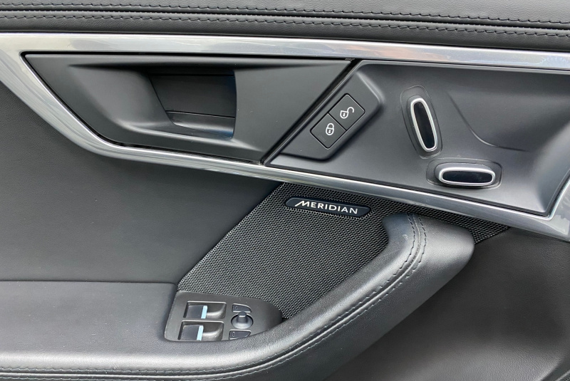 Ponuka vozidiel / Jaguar F-Type Coupe P300 R-Dynamic - video  Ponuka vozidiel / Jaguar F-Type Coupe P300 R-Dynamic - video