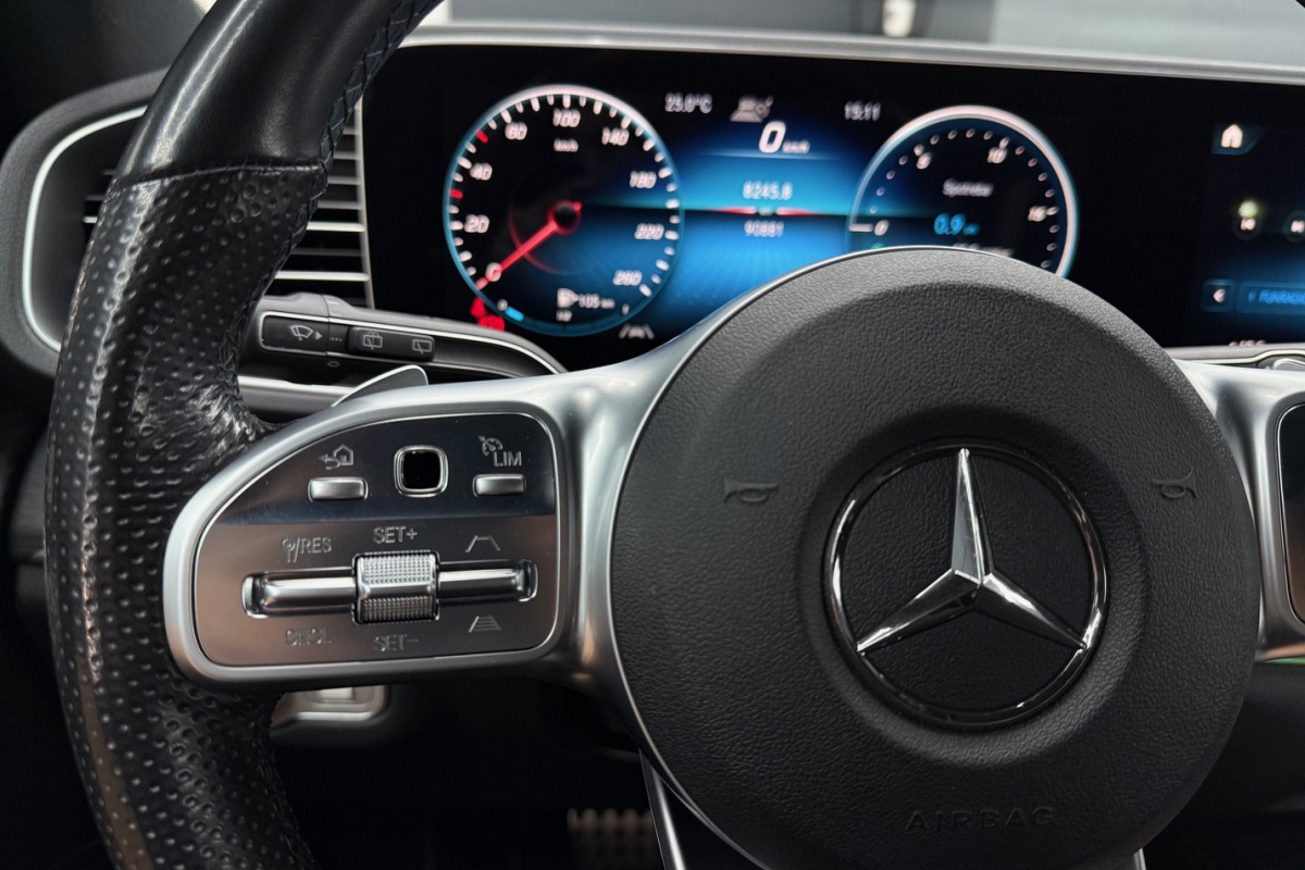 Ponuka vozidiel / Mercedes-Benz GLE SUV 400 d 4MATIC A/T - video