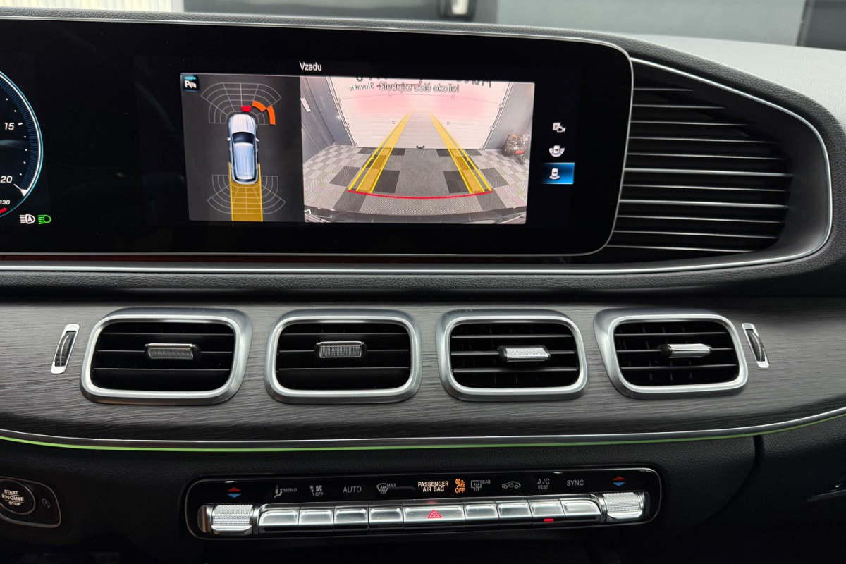 Ponuka vozidiel / Mercedes-Benz GLE SUV 400 d 4MATIC A/T - video
