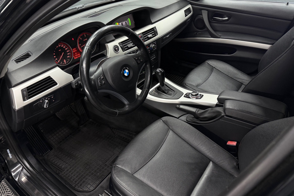 Ponuka vozidiel / BMW Rad 3 330d xDrive A/T - video