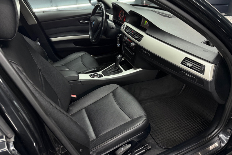  Ponuka vozidiel / BMW Rad 3 330d xDrive A/T - video