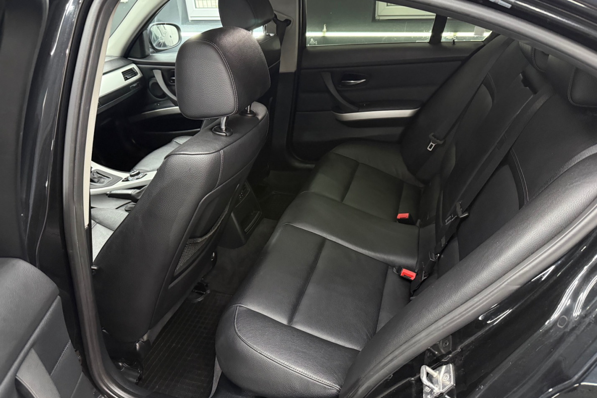 Ponuka vozidiel / BMW Rad 3 330d xDrive A/T - video
