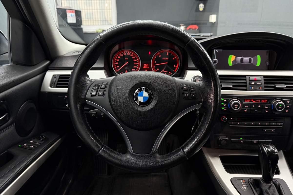 Ponuka vozidiel / BMW Rad 3 330d xDrive A/T - video