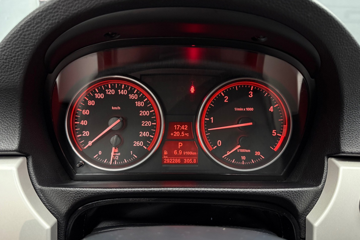 Ponuka vozidiel / BMW Rad 3 330d xDrive A/T - video
