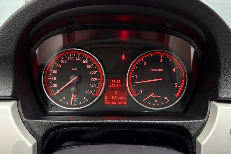  Ponuka vozidiel / BMW Rad 3 330d xDrive A/T - video