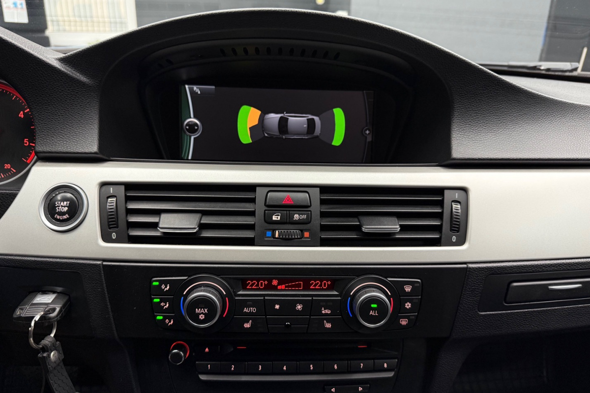 Ponuka vozidiel / BMW Rad 3 330d xDrive A/T - video