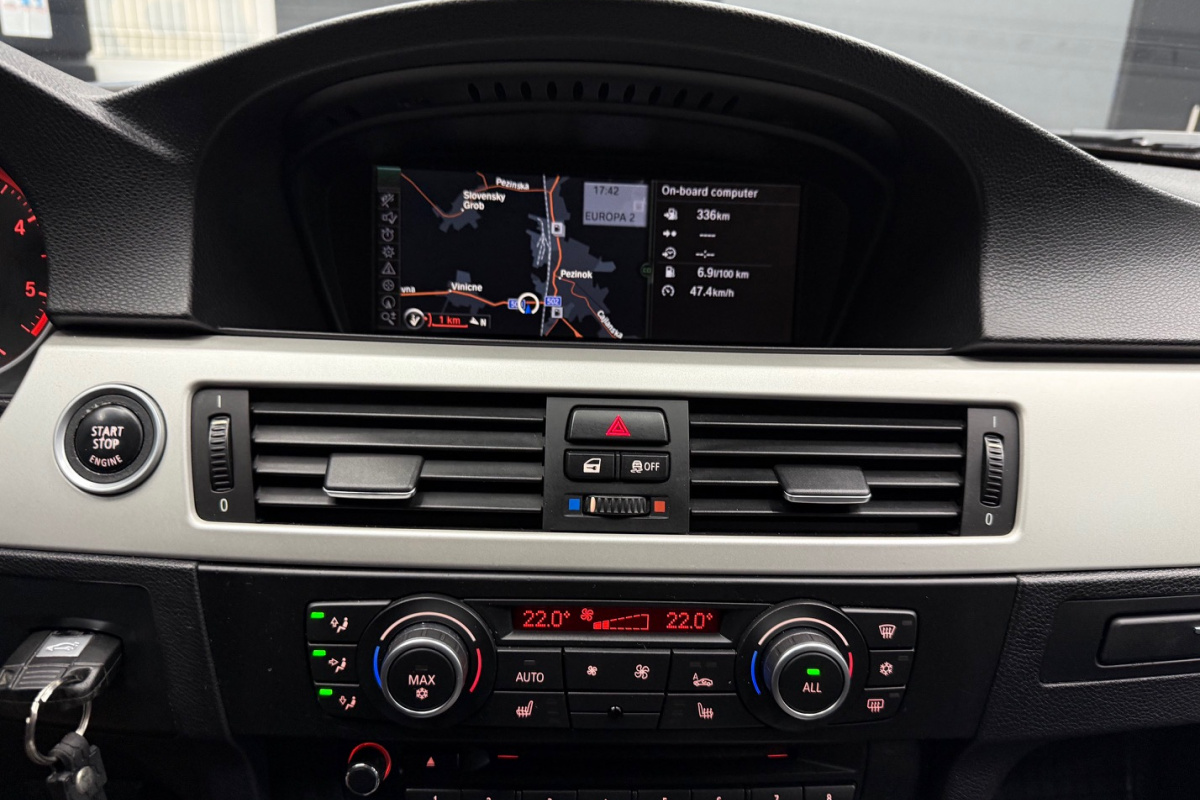 Ponuka vozidiel / BMW Rad 3 330d xDrive A/T - video