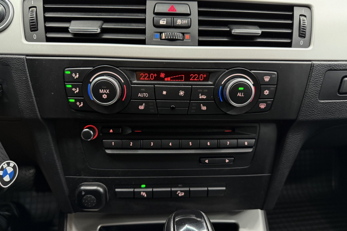 Ponuka vozidiel / BMW Rad 3 330d xDrive A/T - video
