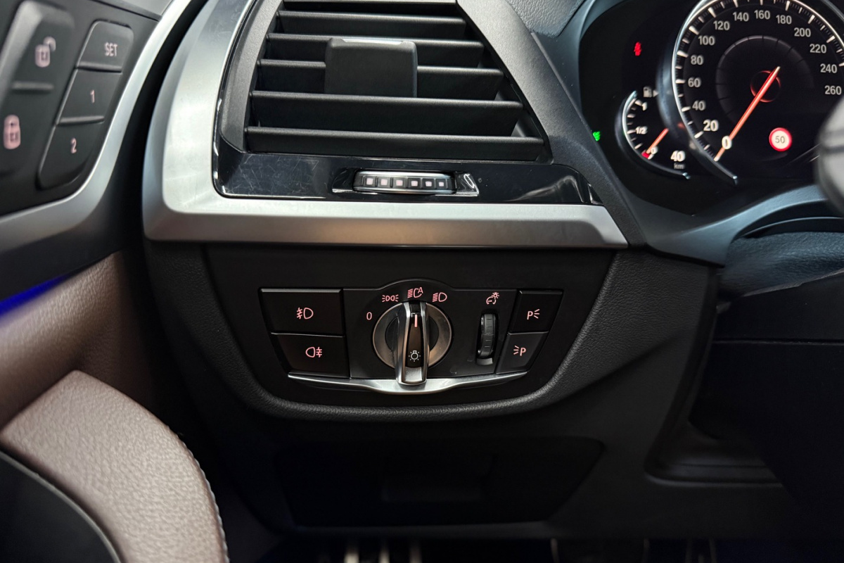 Ponuka vozidiel / BMW X3 M40i A/T - video Ponuka vozidiel / BMW X3 M40i A/T - video