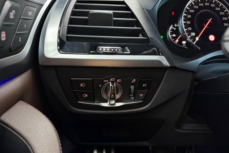 Ponuka vozidiel / BMW X3 M40i A/T - video  Ponuka vozidiel / BMW X3 M40i A/T - video