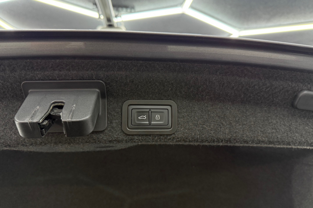 Ponuka vozidiel / Audi A6 50 3.0 TDI mHEV Design quattro tiptronic - video
