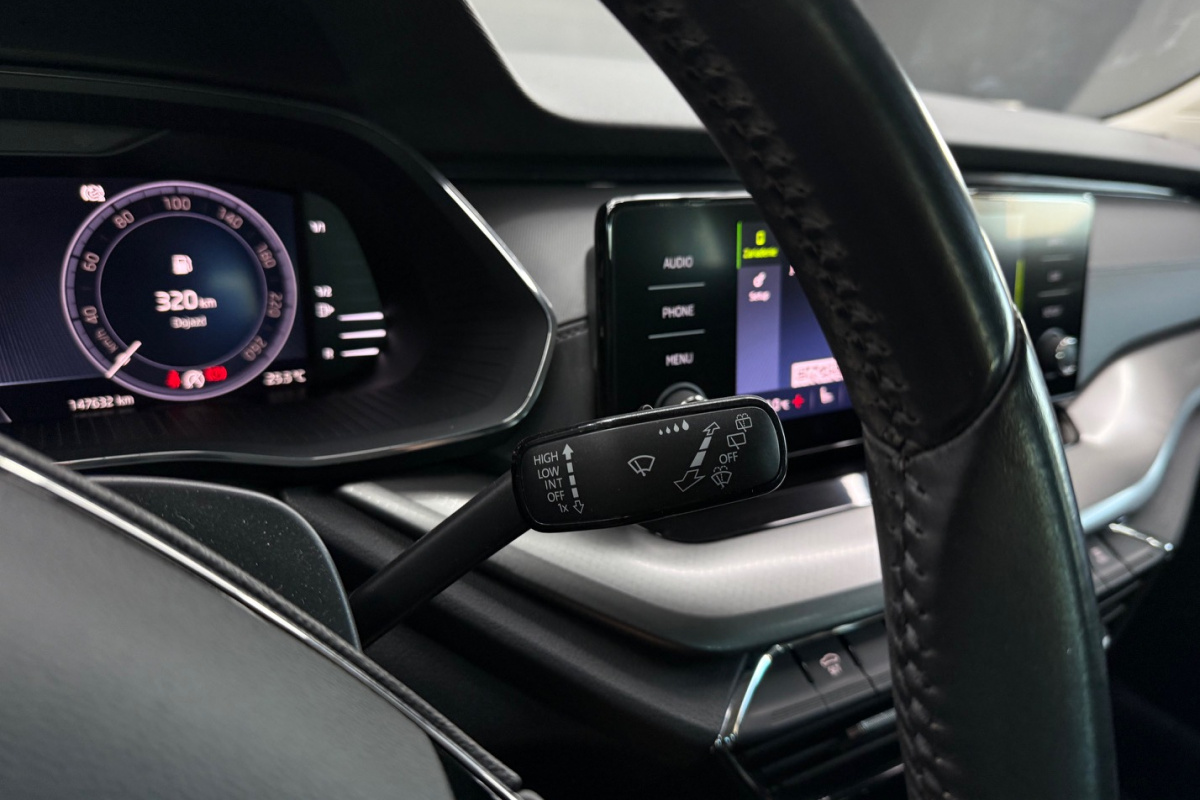 Ponuka vozidiel / Škoda Octavia Combi 2.0 TDI Ambition DSG - video Ponuka vozidiel / Škoda Octavia Combi 2.0 TDI Ambition DSG - video