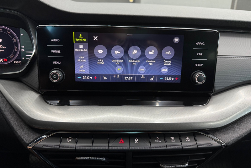  Ponuka vozidiel / Škoda Octavia Combi 2.0 TDI Ambition DSG - video