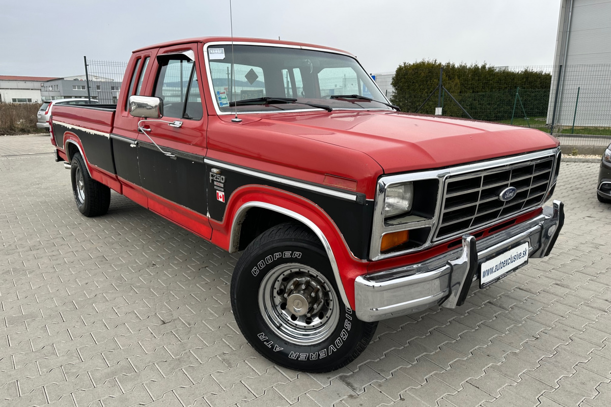 Ponuka vozidiel / Ford F-250 Super Cap XL - video