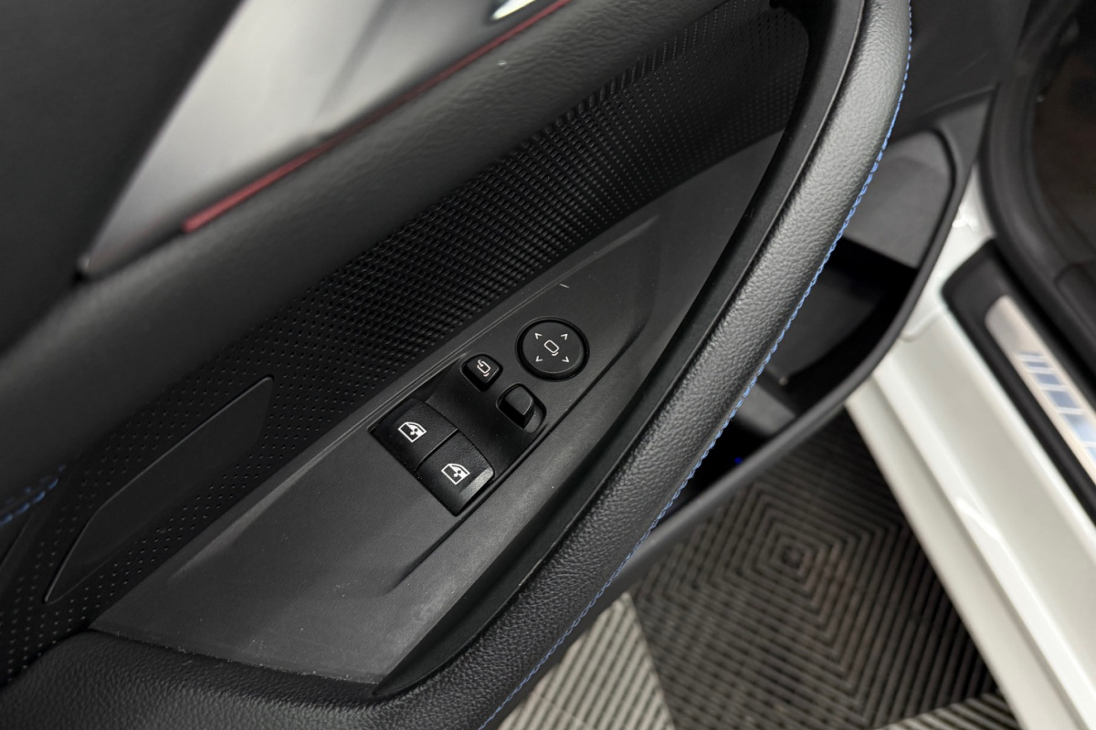 Ponuka vozidiel / BMW Rad 4 Coupé 430i A/T - video