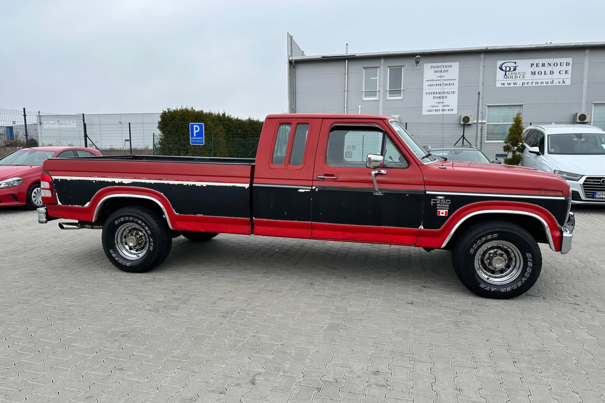 Ponuka vozidiel / Ford F-250 Super Cap XL - video