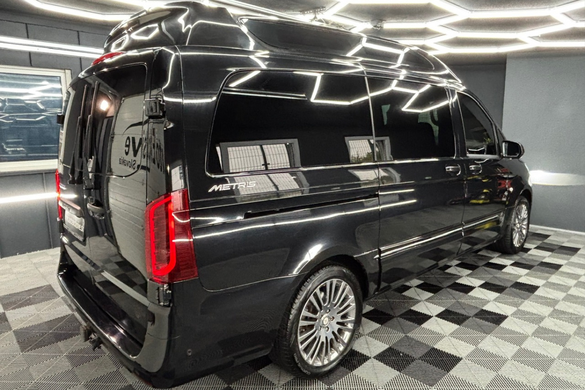 Ponuka vozidiel / Mercedes-Benz V trieda METRIS 2.0 BENZÍN AUTOMAT 7-MIEST - video