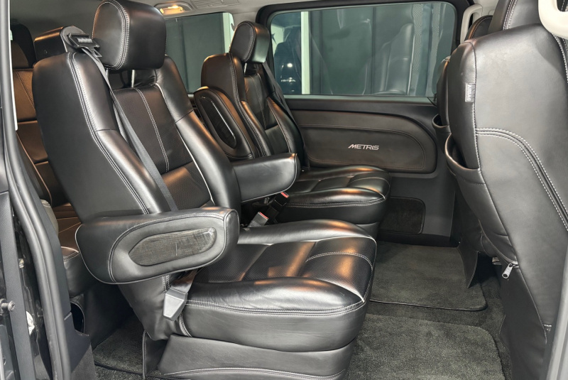  Ponuka vozidiel / Mercedes-Benz V trieda METRIS 2.0 BENZÍN AUTOMAT 7-MIEST - video