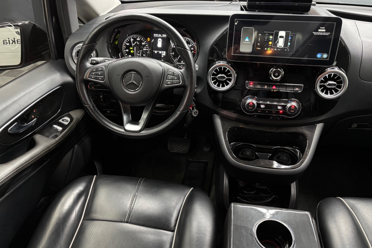 Ponuka vozidiel / Mercedes-Benz V trieda METRIS 2.0 BENZÍN AUTOMAT 7-MIEST - video Ponuka vozidiel / Mercedes-Benz V trieda METRIS 2.0 BENZÍN AUTOMAT 7-MIEST - video