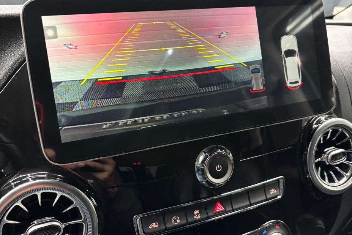 Ponuka vozidiel / Mercedes-Benz V trieda METRIS 2.0 BENZÍN AUTOMAT 7-MIEST - video