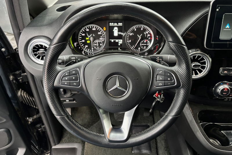 Ponuka vozidiel / Mercedes-Benz V trieda METRIS 2.0 BENZÍN AUTOMAT 7-MIEST - video Ponuka vozidiel / Mercedes-Benz V trieda METRIS 2.0 BENZÍN AUTOMAT 7-MIEST - video