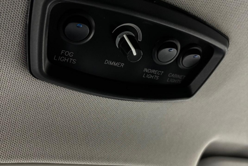  Ponuka vozidiel / Mercedes-Benz V trieda METRIS 2.0 BENZÍN AUTOMAT 7-MIEST - video