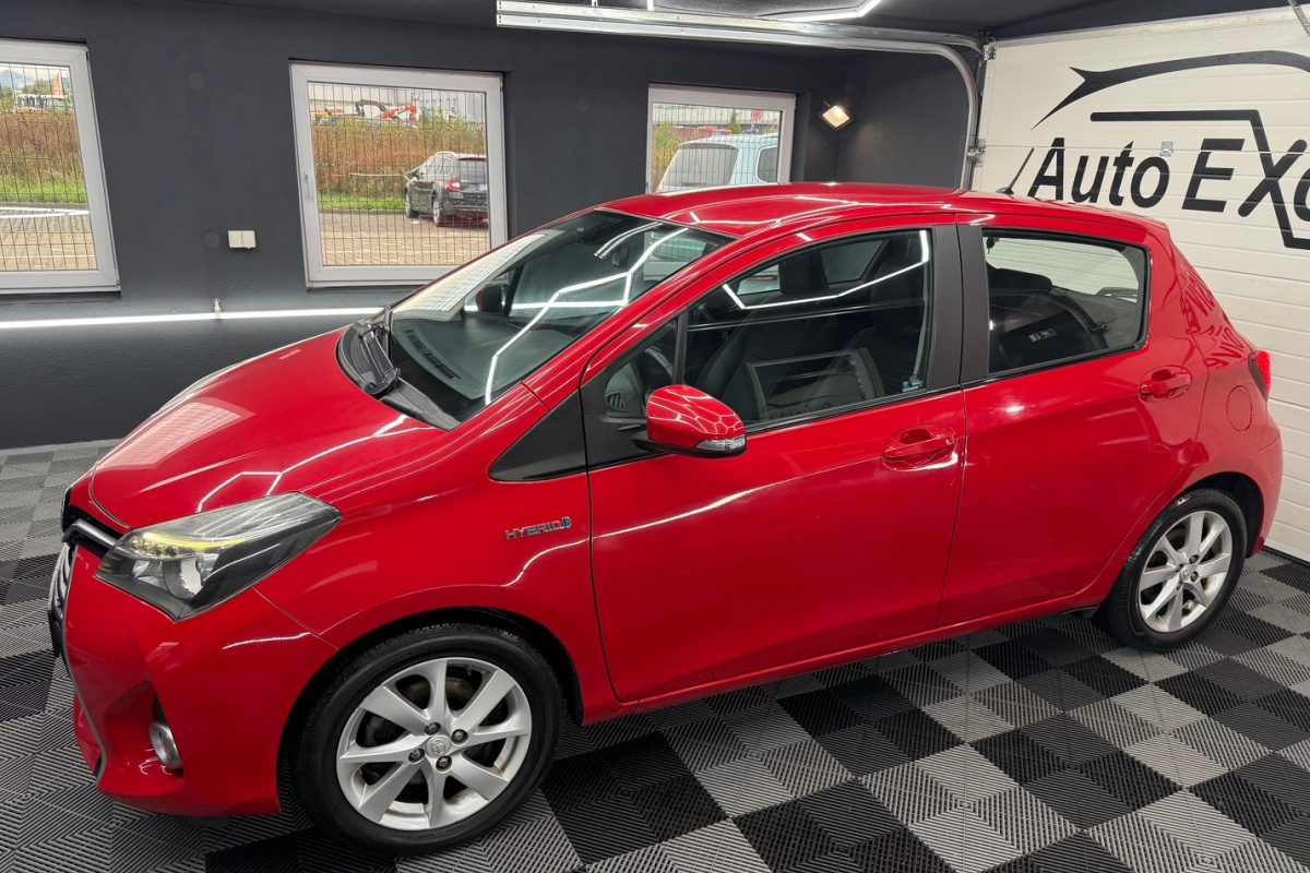 Ponuka vozidiel / Toyota Yaris 1.5 Benzín Automat - video