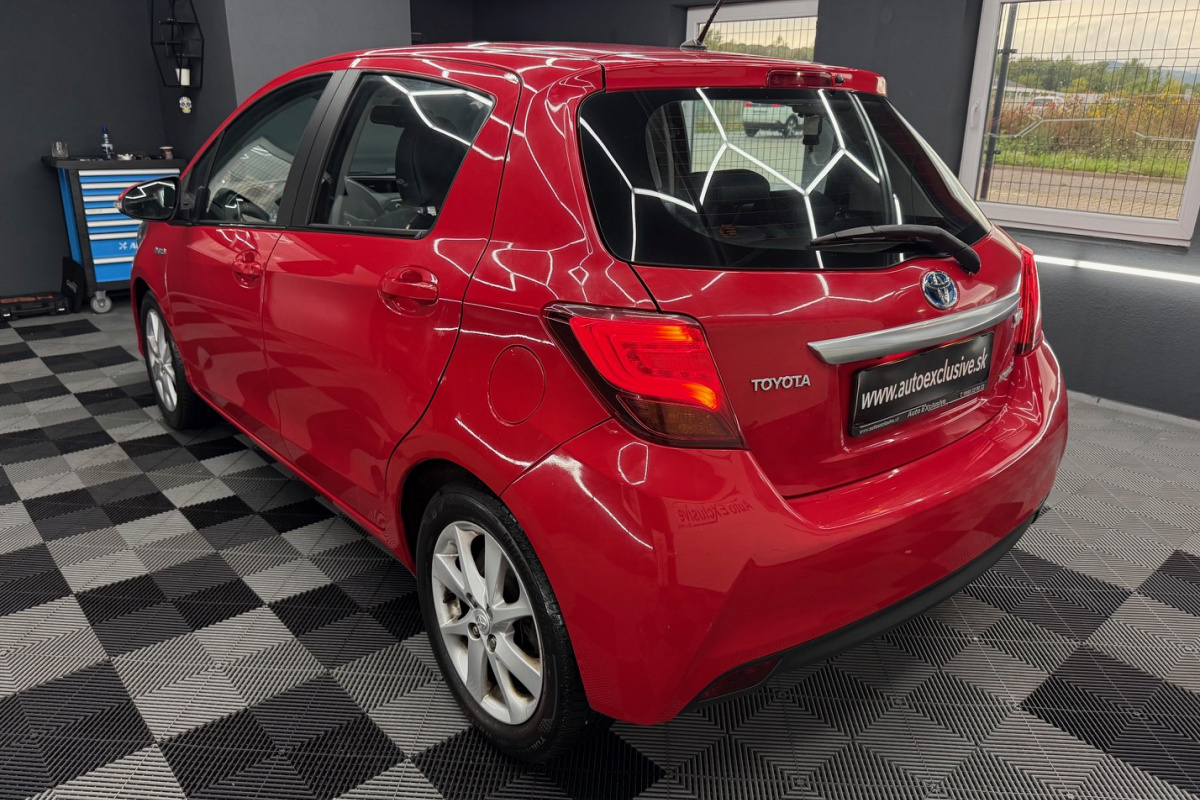Ponuka vozidiel / Toyota Yaris 1.5 Benzín Automat - video