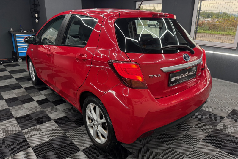 Ponuka vozidiel / Toyota Yaris 1.5 Benzín Automat - video Ponuka vozidiel / Toyota Yaris 1.5 Benzín Automat - video