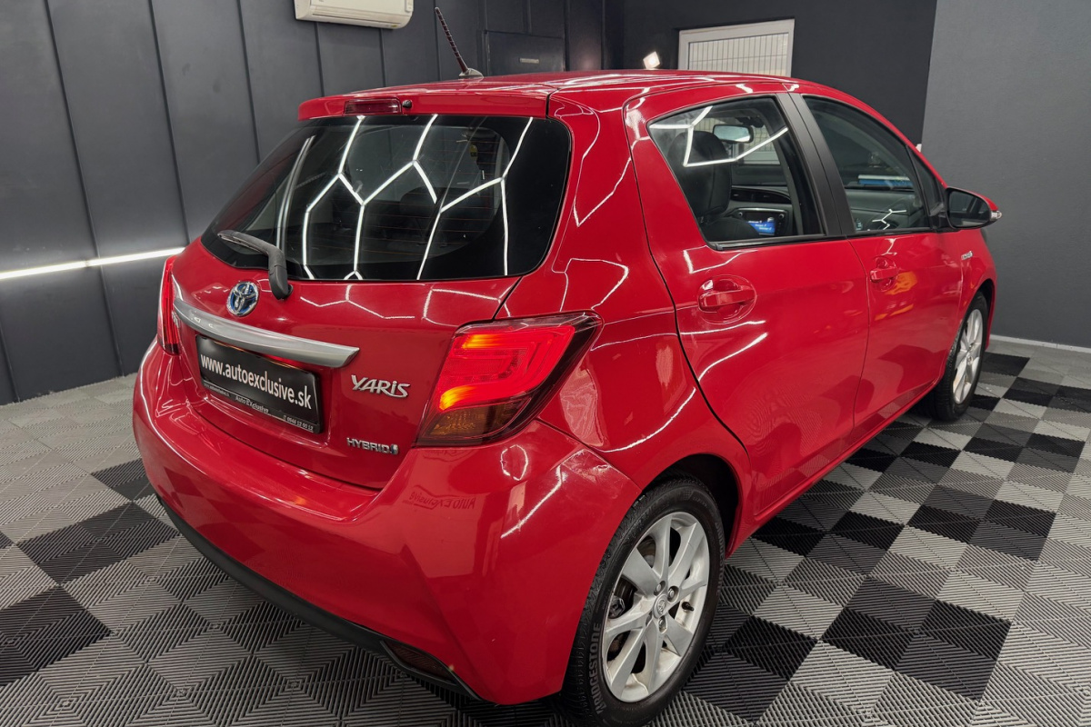 Ponuka vozidiel / Toyota Yaris 1.5 Benzín Automat - video