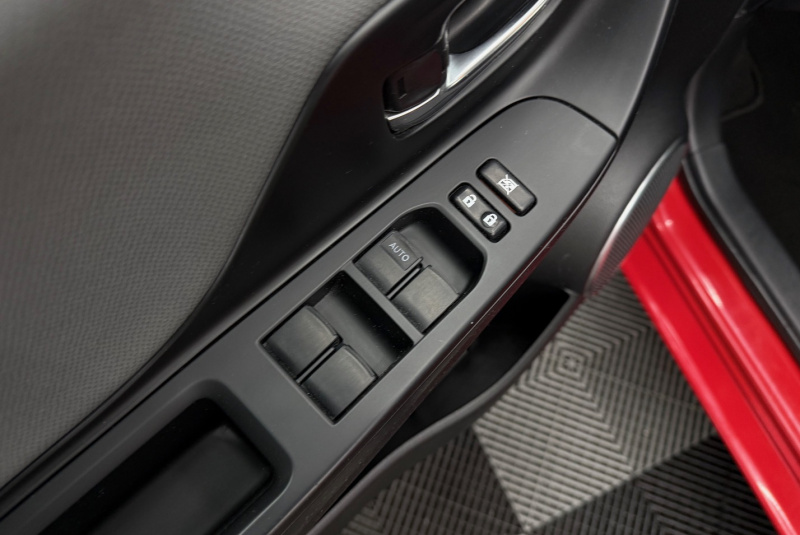 Ponuka vozidiel / Toyota Yaris 1.5 Benzín Automat - video Ponuka vozidiel / Toyota Yaris 1.5 Benzín Automat - video