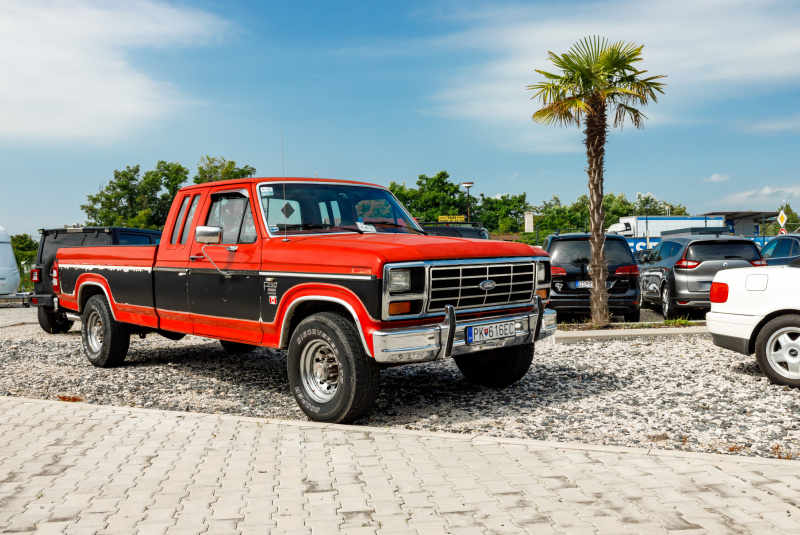  Ponuka vozidiel / Ford F-250 Super Cap XL - video