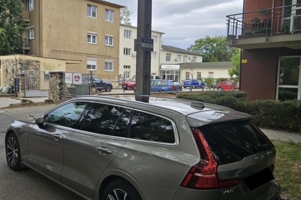 Ponuka vozidiel / Volvo V60 B3 Momentum A/T - video
