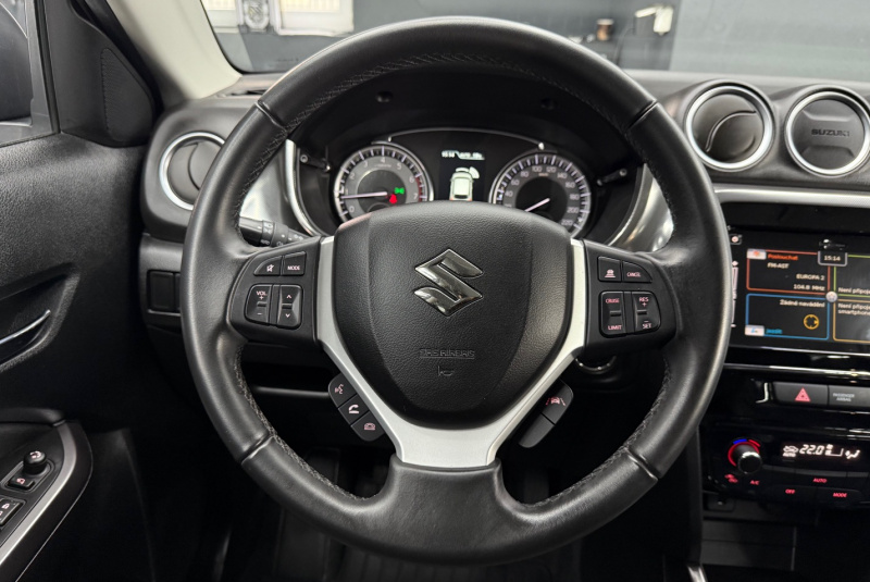  Ponuka vozidiel / Suzuki Vitara 1.4 BoosterJet Mildhybrid Premium 4WD - video
