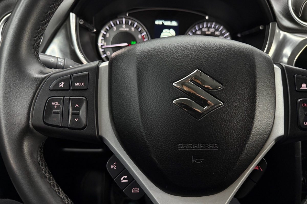 Ponuka vozidiel / Suzuki Vitara 1.4 BoosterJet Mildhybrid Premium 4WD - video