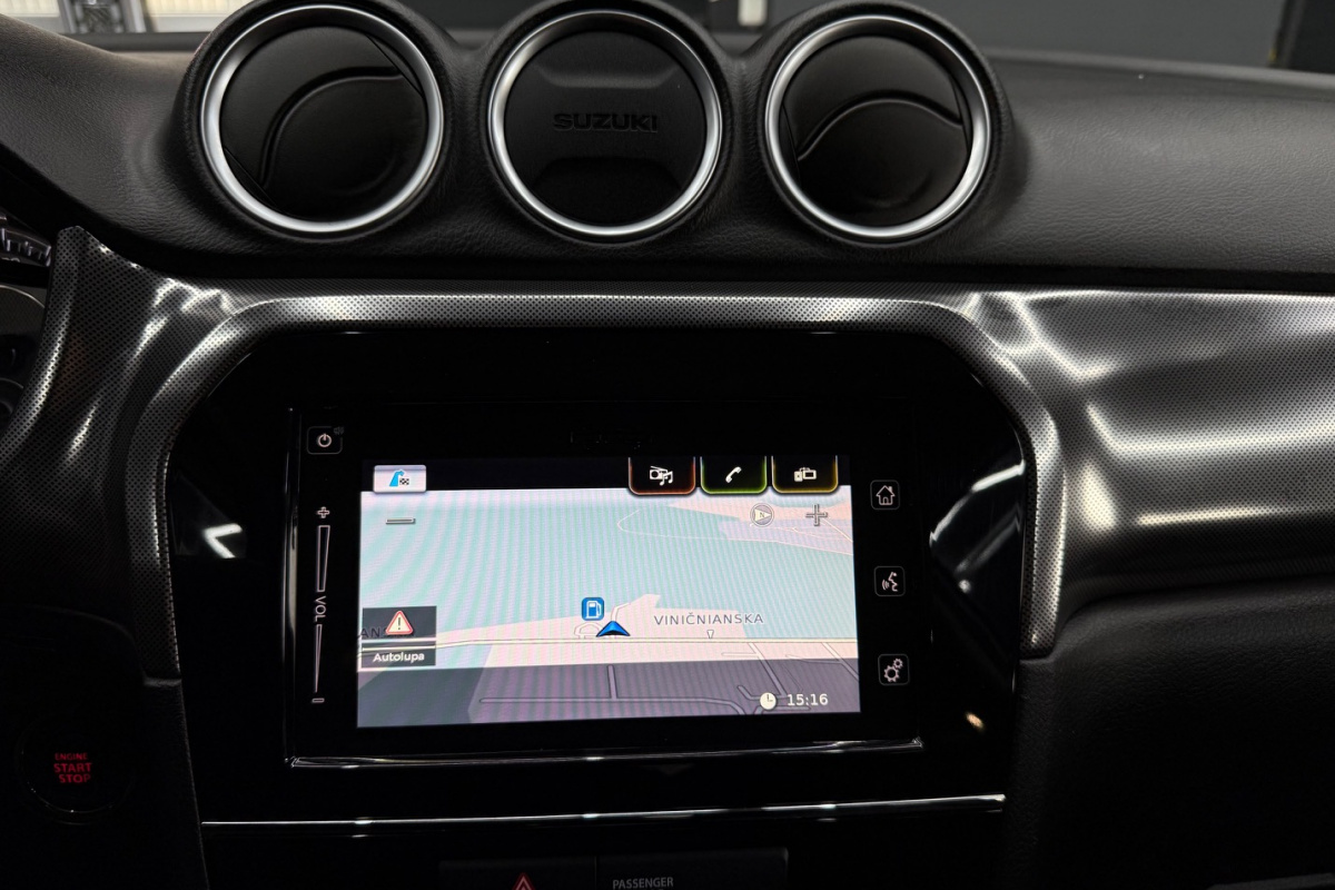 Ponuka vozidiel / Suzuki Vitara 1.4 BoosterJet Mildhybrid Premium 4WD - video
