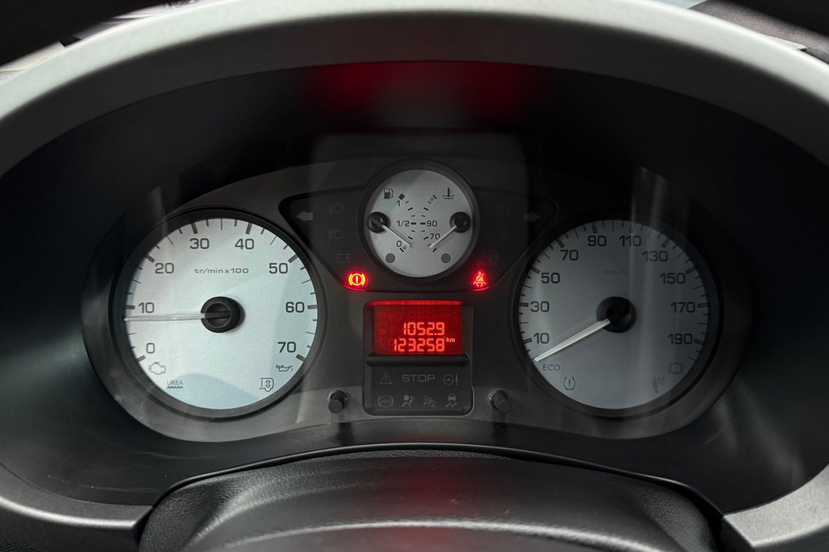 Ponuka vozidiel / Peugeot Partner Tepee Teepe 1.6 VTi Active - video