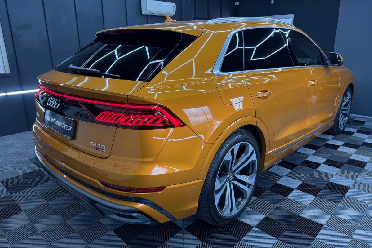Ponuka vozidiel / Audi Q8 50 3.0 TDI mHEV quattro tiptronic - video